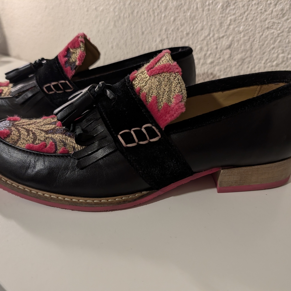 Floral Patterned Loafers with Tassels - Picture 4 of 12